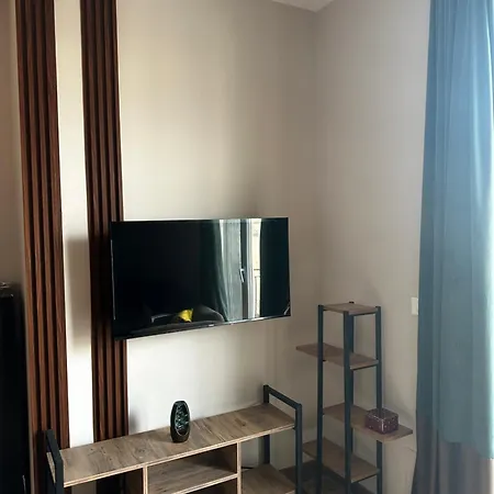 Urban Mountain View Apartment *